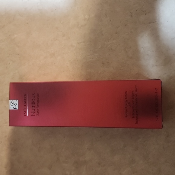 Estée Lauder Nutritious Super-Pomegranate Radiant Energy Lotion Light. NWT - Picture 2 of 4